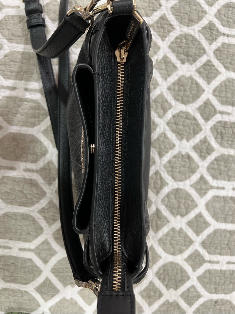 kate spade Black Pebbled Leather Hobo Shoulder Bag with Gold Logo - Picture 4 of 11